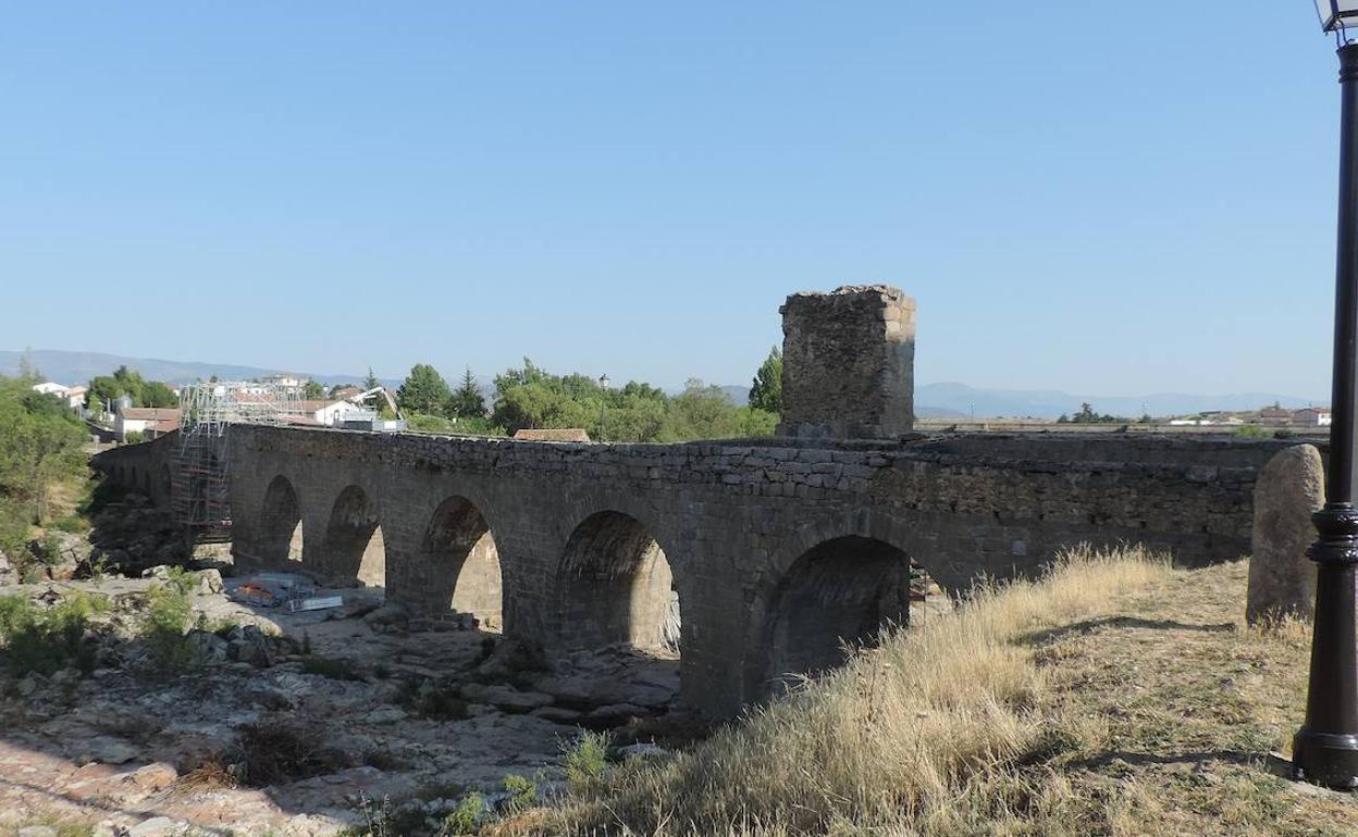 Restauración del puente viejo de Puente de Congosto. 