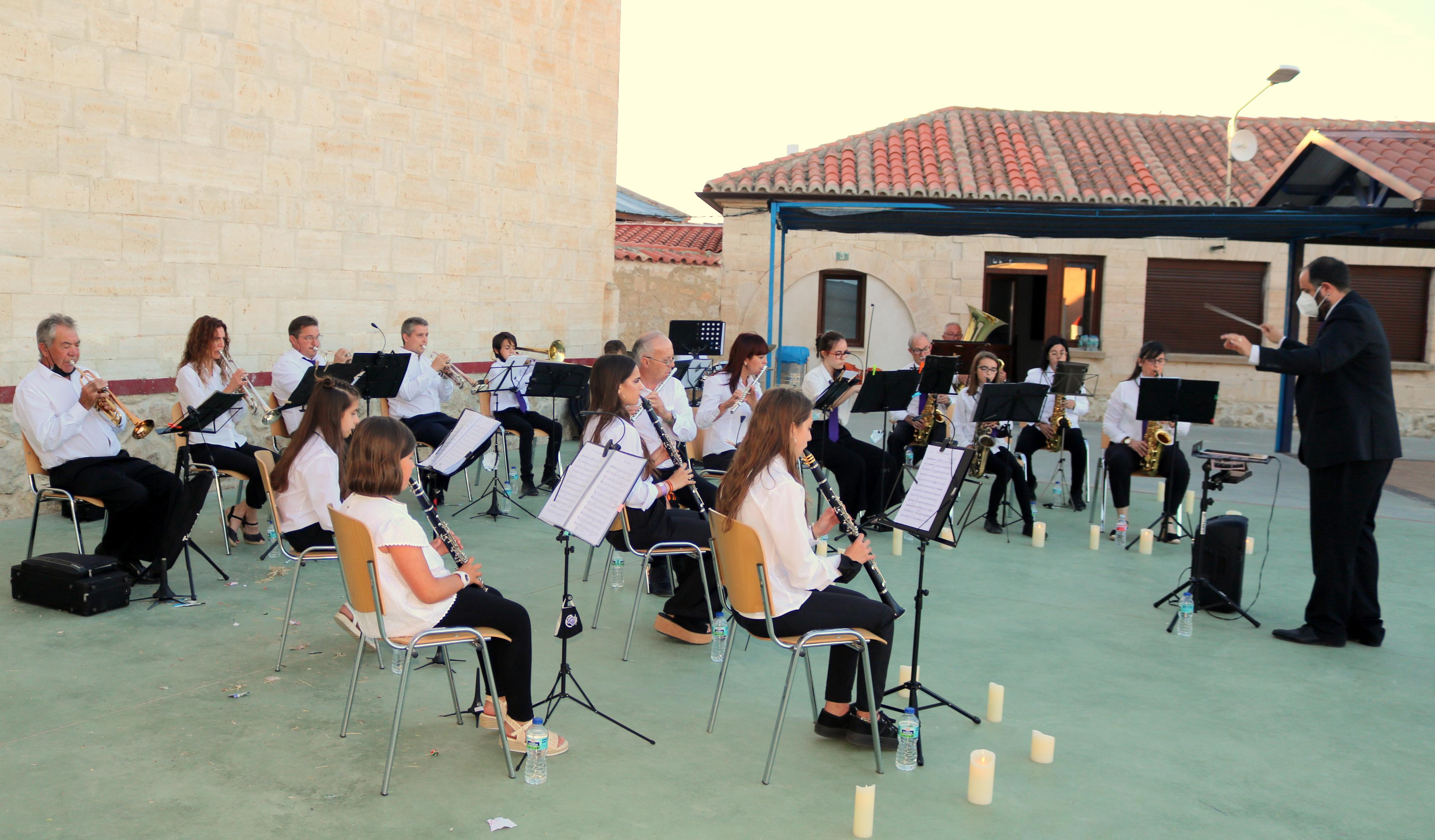 La localidad cerrateña disfrutó a ritmo de musicales y bandas sonoras