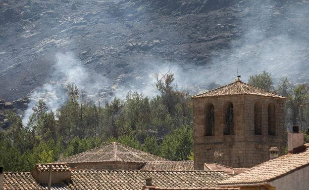 Una veintena de elementos de patrimonio cultural afectados por el incendio de Navalacruz