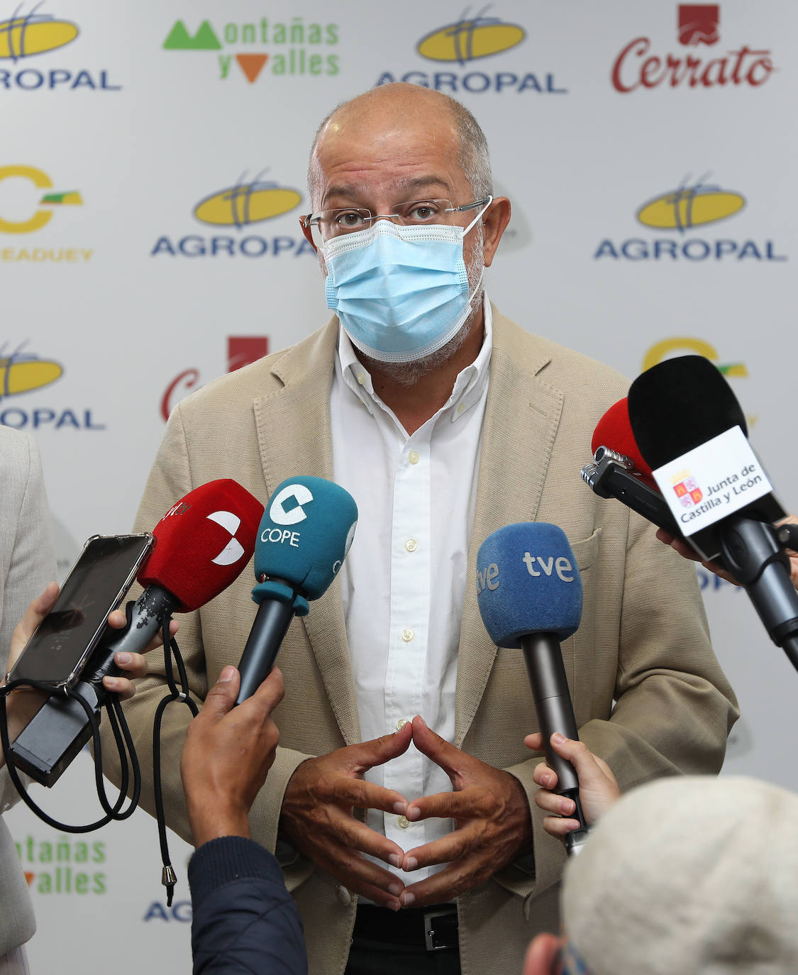 Igea demanda que el Gobierno mantenga el ritmo de suministro de vacunas para lograr la inmunización «lo antes posible»