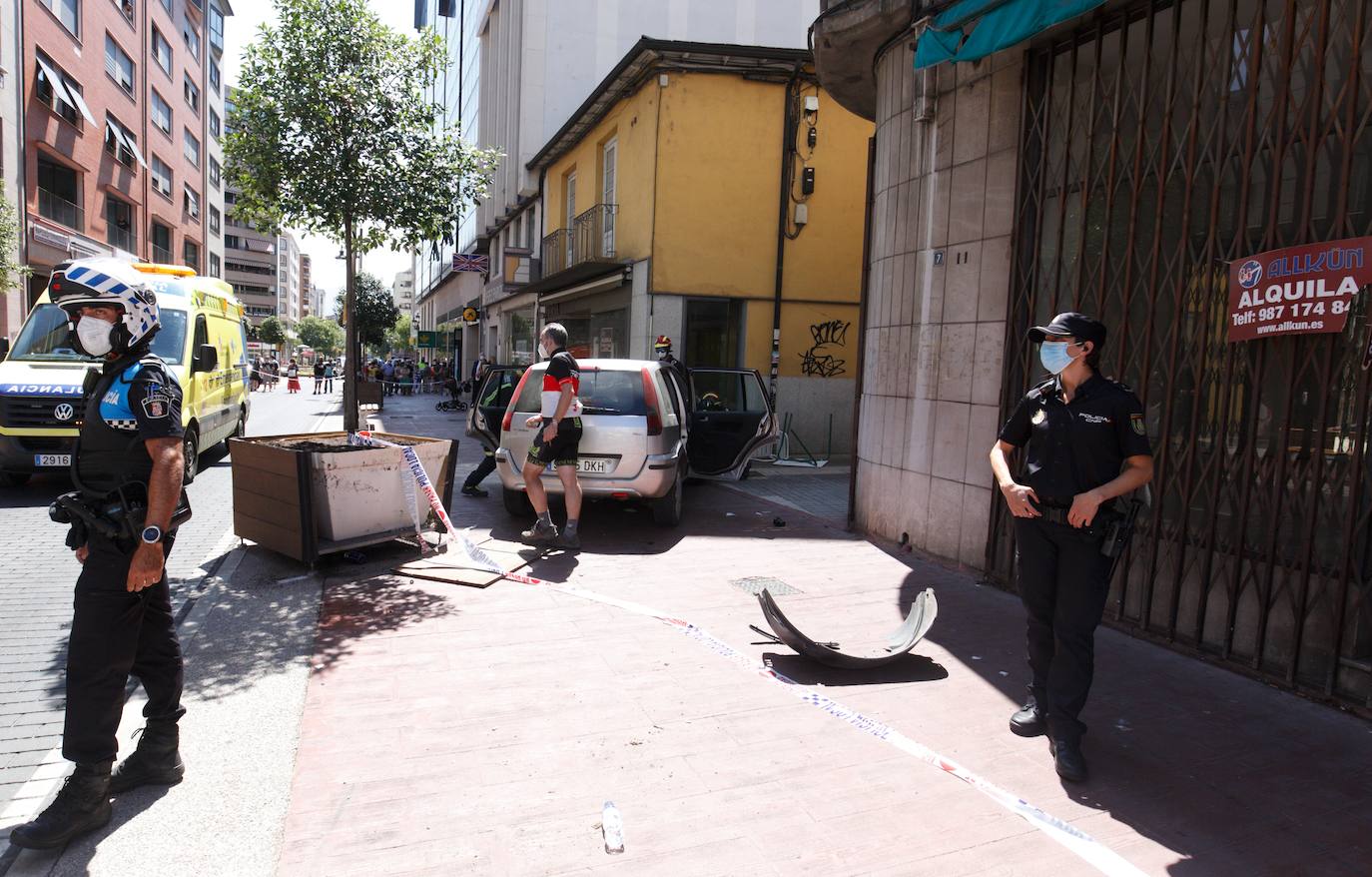 Fotos: Un atropello múltiple en Ponferrada deja una mujer fallecida y cinco heridos