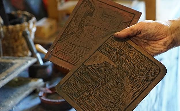 Detalle de uno de los grabados.