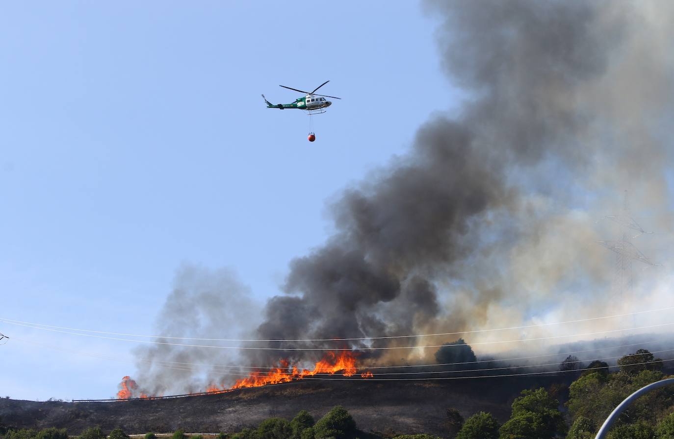 Incendio en la localidad de Trabadelo, León.