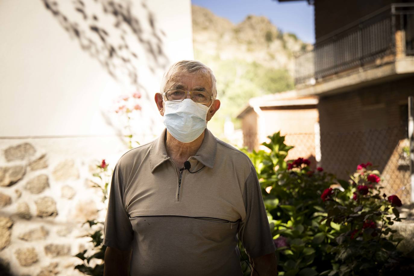 Justiniano Casillas, en su casa de Navalacruz. 