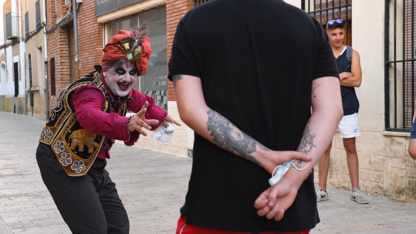 Estatuas humanas en Alaejos.