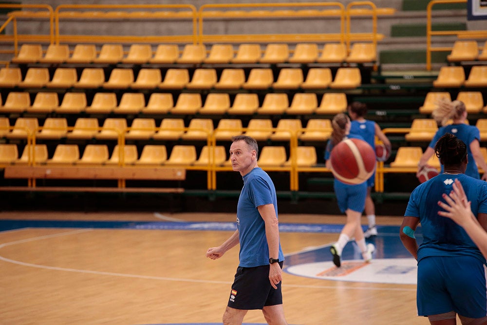 Fotos: Entrenamiento del CB Avenida con las internacionales