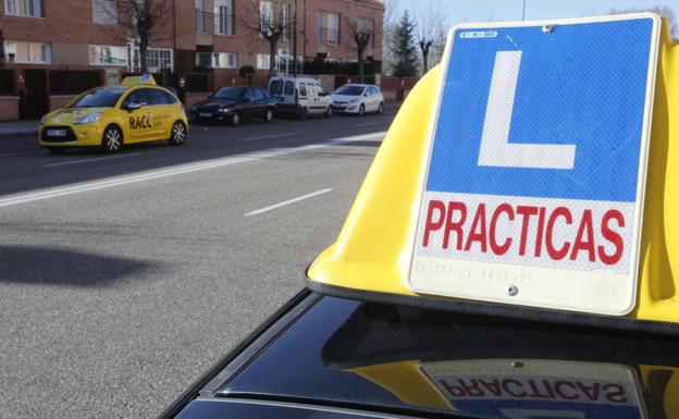 2.500 vallisoletanos, a la espera del examen práctico de conducir por falta de profesores