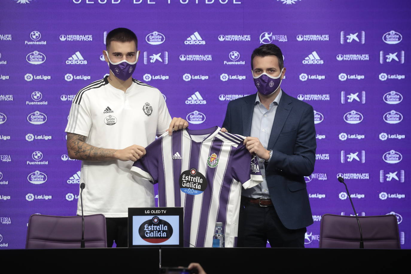 Hugo Vallejo, en su presentación como jugador del Real Valladolid.