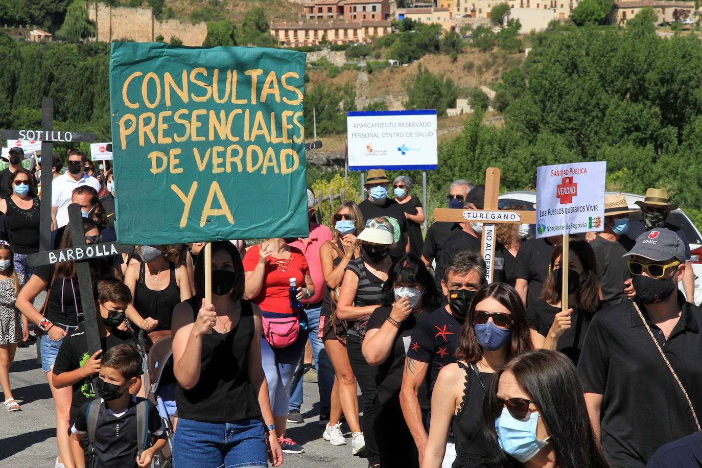 Manifestación en contra de los recortes sanitarios realizada en Sepúlveda este verano.