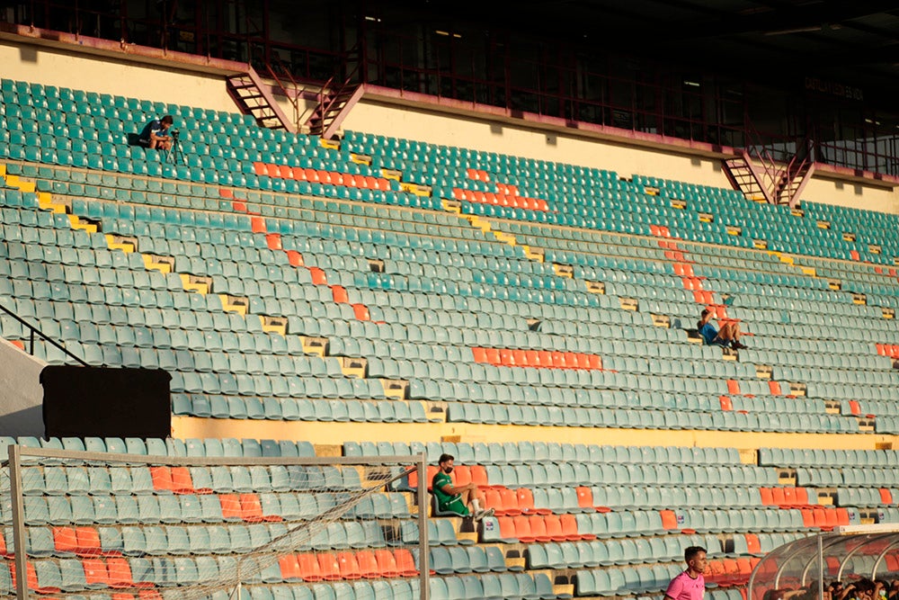 Salamanca CF UDS y CD Guijuelo retomaron su enfrentamiento, tras las suspensión del martes