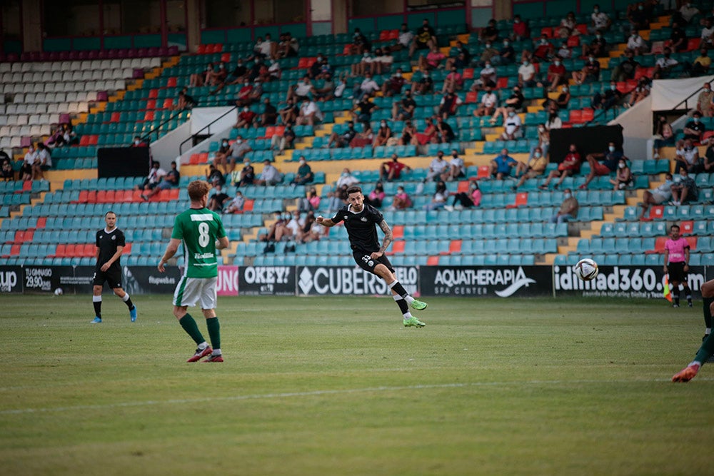 Salamanca CF UDS y CD Guijuelo retomaron su enfrentamiento, tras las suspensión del martes