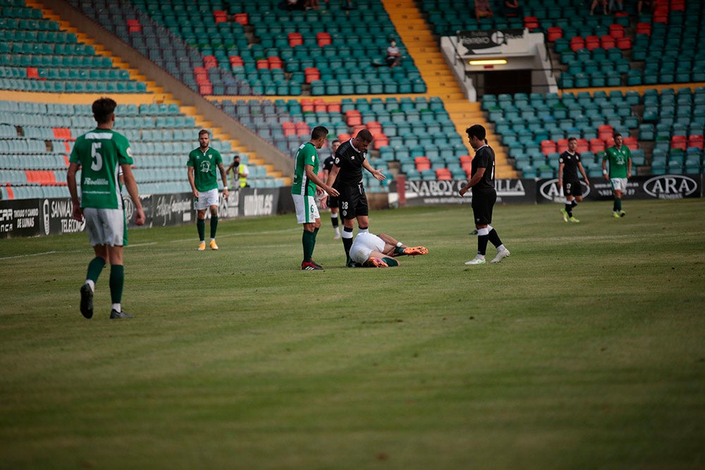 Salamanca CF UDS y CD Guijuelo retomaron su enfrentamiento, tras las suspensión del martes