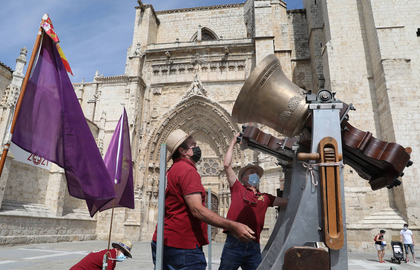 Fotos: Las campanas doblan por San Antolín