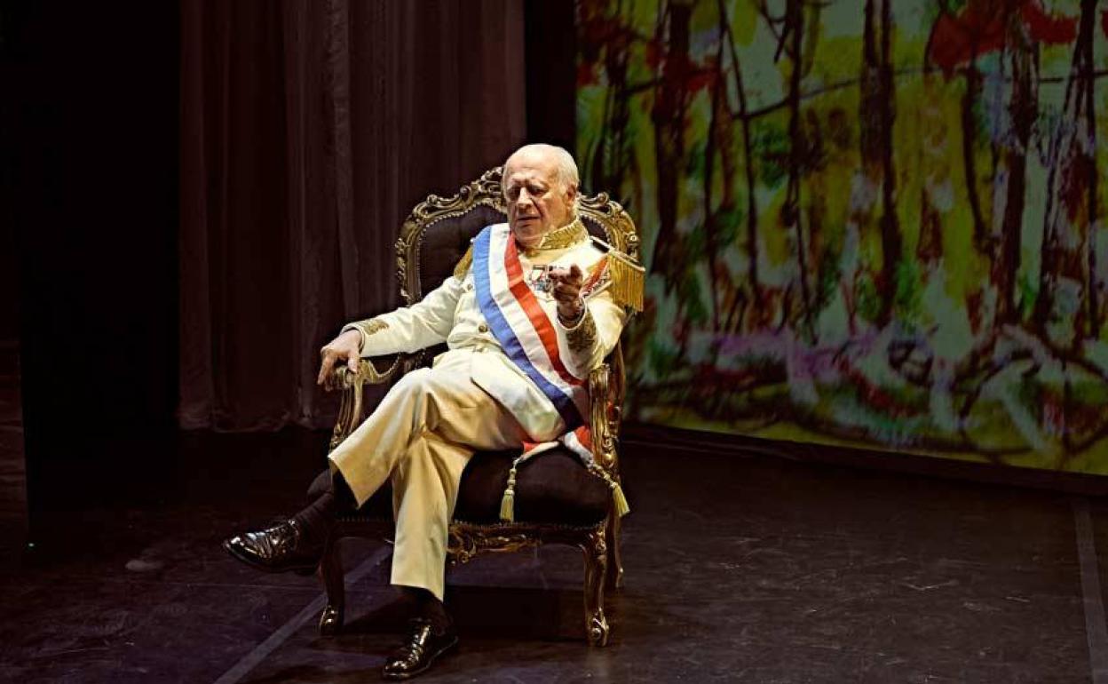 Juan Echanove, en un momento de la representación de 'La fiesta del chivo'. 