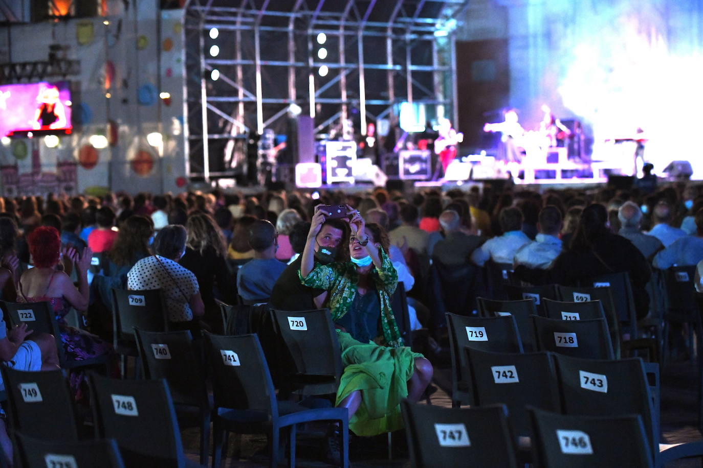 Fotos: Concierto de Amparanoia en la Plaza Mayor de Valladolid