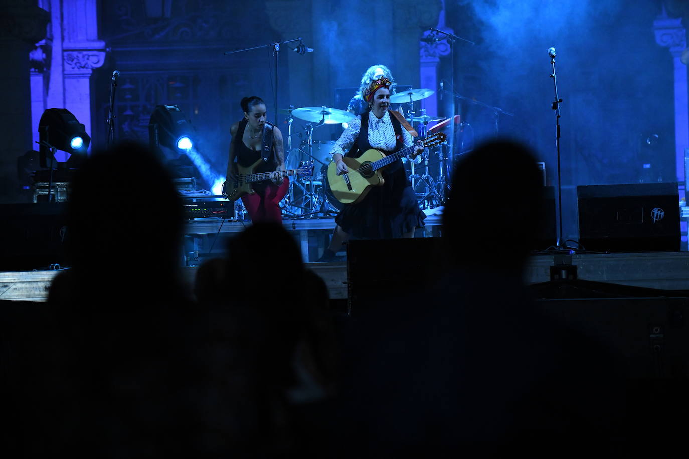 Fotos: Concierto de Amparanoia en la Plaza Mayor de Valladolid