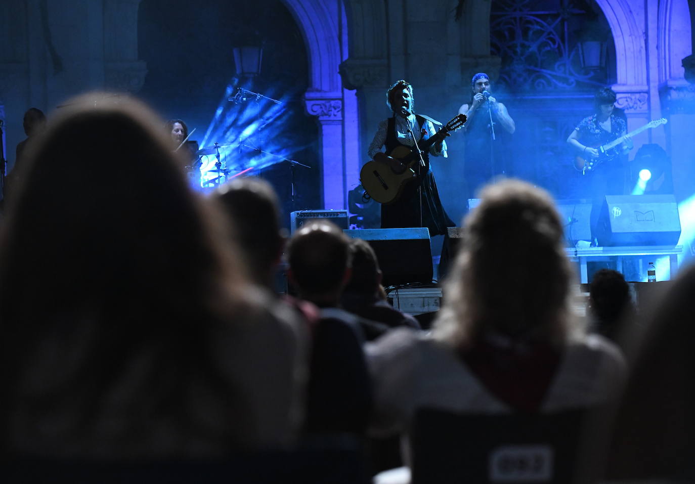 Fotos: Concierto de Amparanoia en la Plaza Mayor de Valladolid