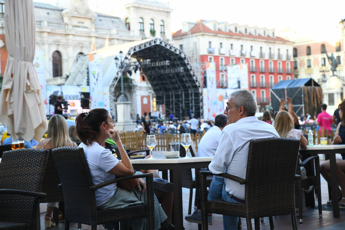 Fotos: Controles de accesos a la Plaza Mayor de Valladolid a propósito del pregón de Fiestas