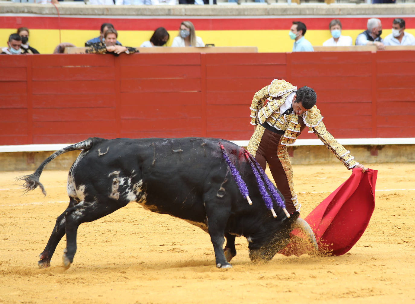 Los toros de Zalduendo estuvieron muy por debajo de los toreros en el festejo que abría el ciclo de San Antolín