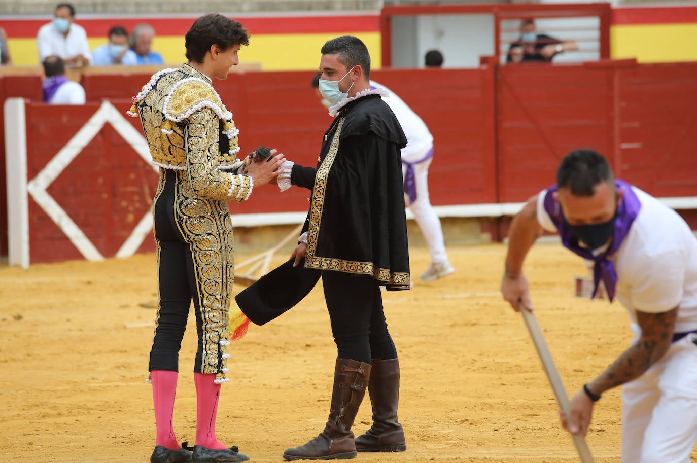 Los toros de Zalduendo estuvieron muy por debajo de los toreros en el festejo que abría el ciclo de San Antolín