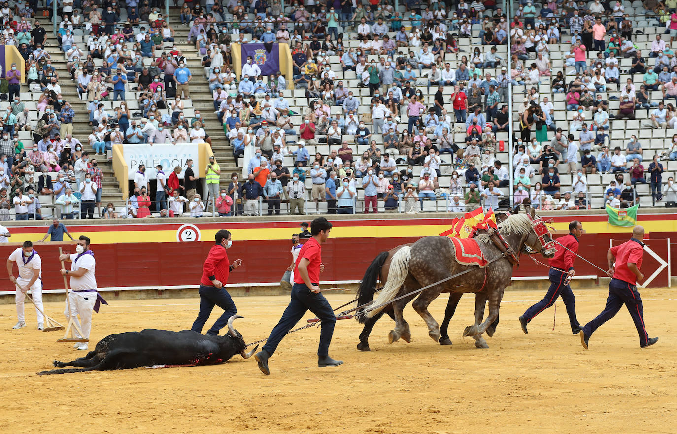 Los toros de Zalduendo estuvieron muy por debajo de los toreros en el festejo que abría el ciclo de San Antolín