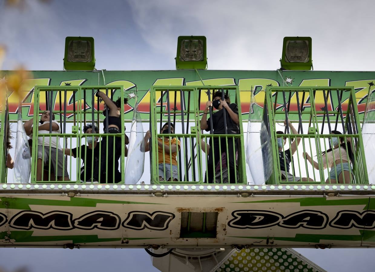 Fotos: Diversión para todos los públicos en el Real de la Feria