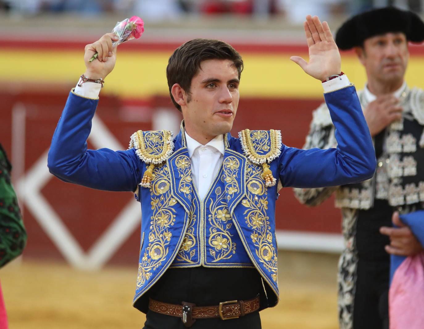 Guillermo Hermoso de Mendoza coloca a dos manos en Palencia.