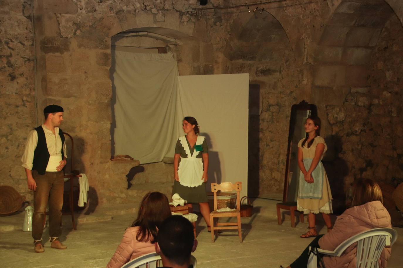 Puesta en escena del primer acto del montaje de Cierva Acosada.