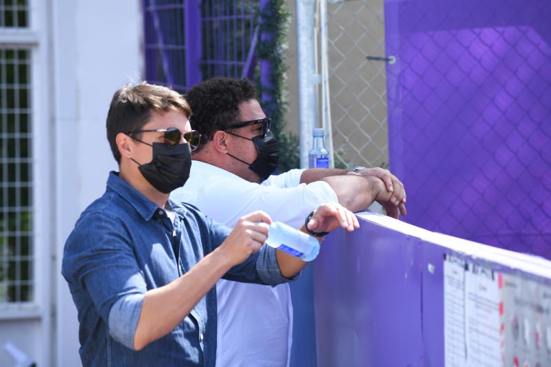 Ronaldo siguió el juego desde la banda 