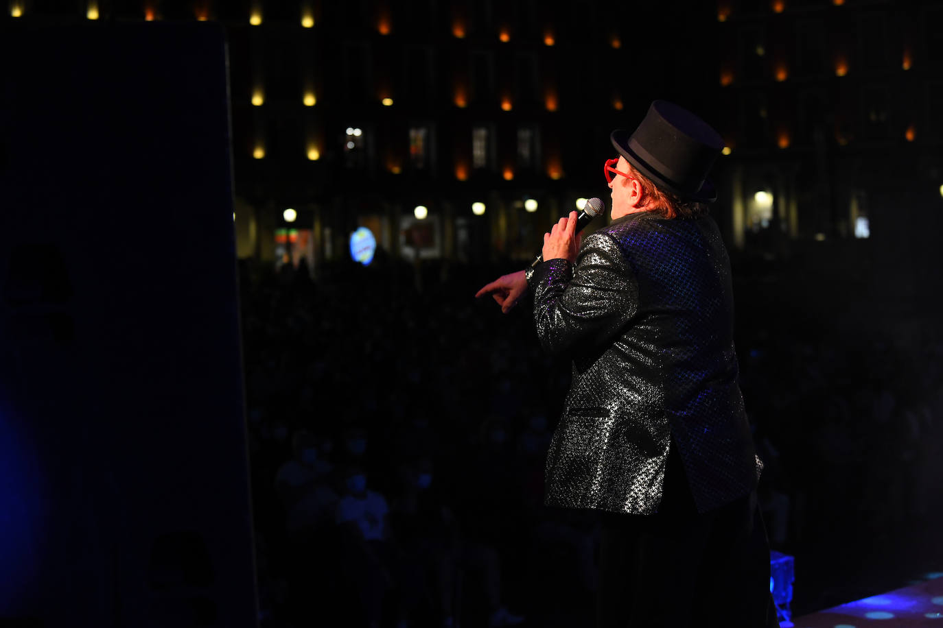 Fotos: Concierto de la Orquesta Mondragón el la Plaza Mayor de Valladolid