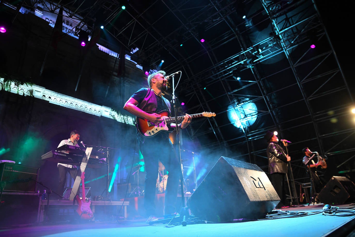 Fotos: Concierto de la Orquesta Mondragón el la Plaza Mayor de Valladolid