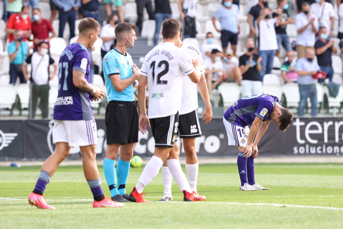 Fotos: Derrota del Real Valladolid en Burgos (3-0)