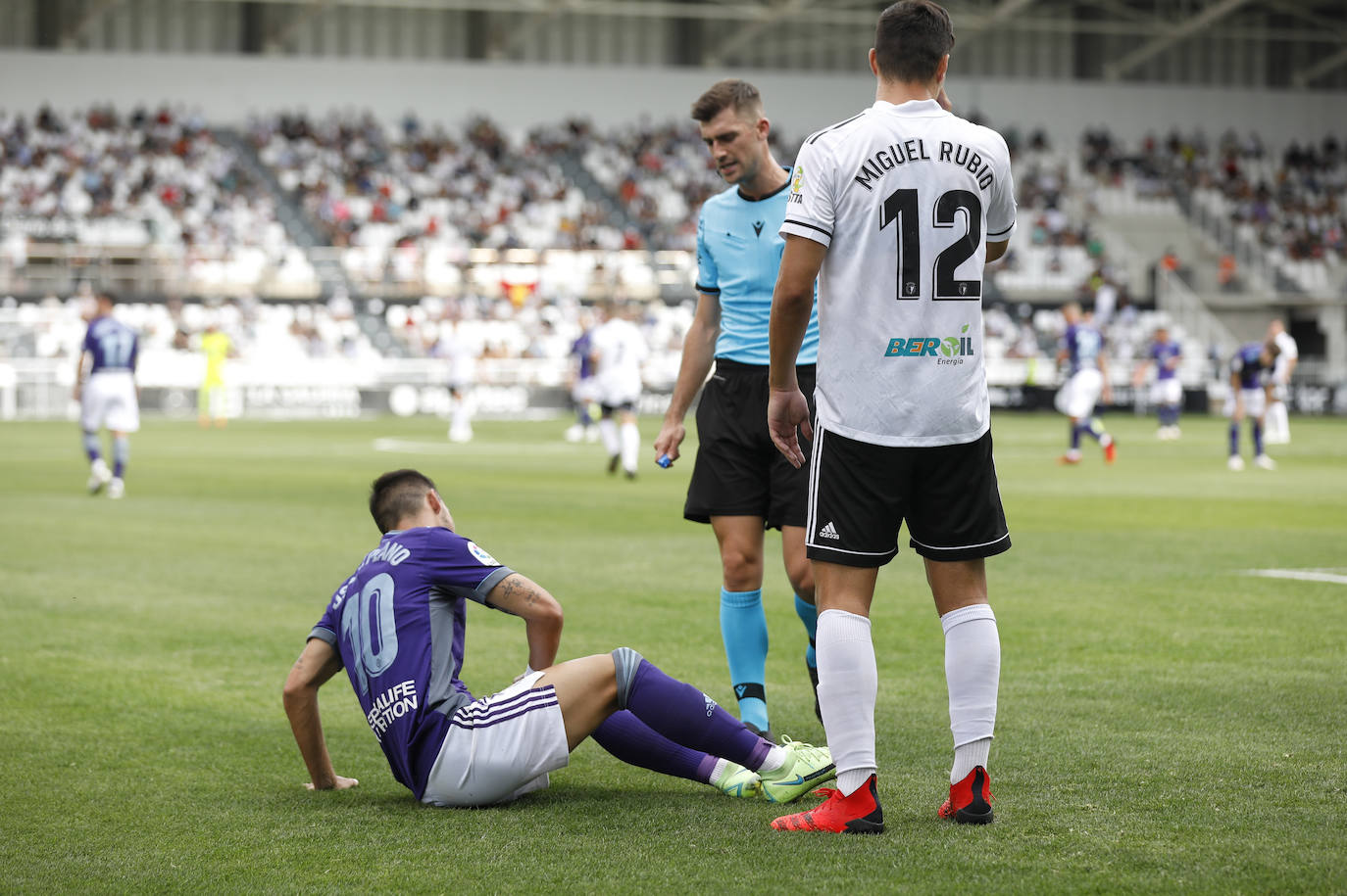 Fotos: Derrota del Real Valladolid en Burgos (3-0)