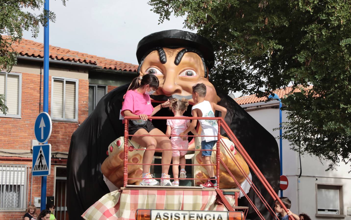 Fotos: El Tragaldabas visita el barrio España