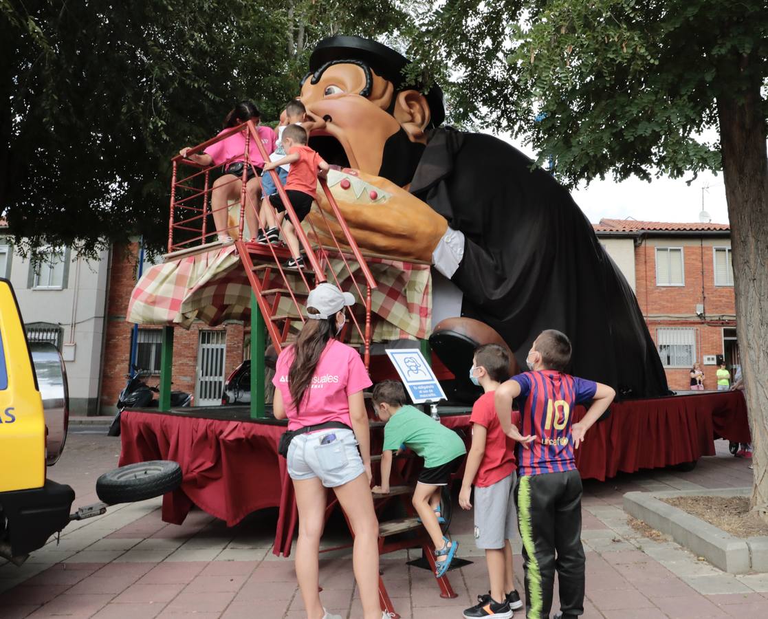 Fotos: El Tragaldabas visita el barrio España