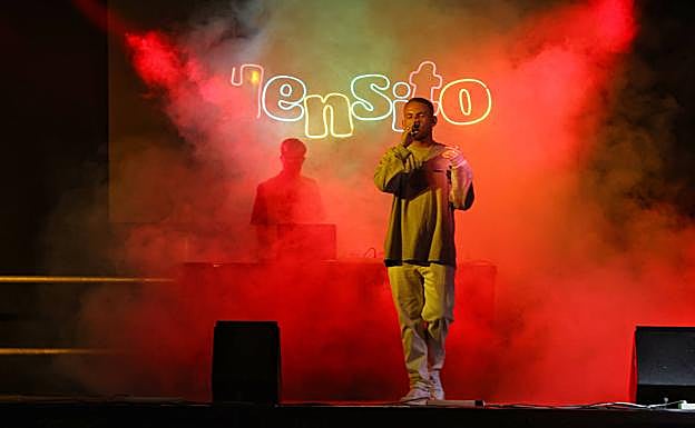 Hens, en un momento durante el concierto.