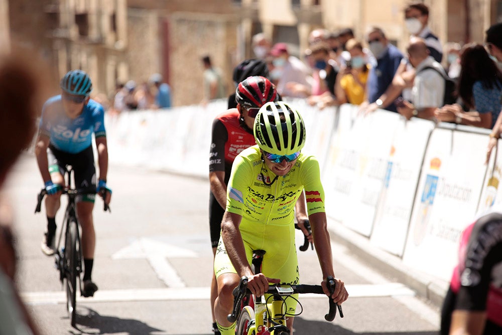 Etapa y maillot amarillo para Vinicius en la última etapa de la Vuelta a Salamanca