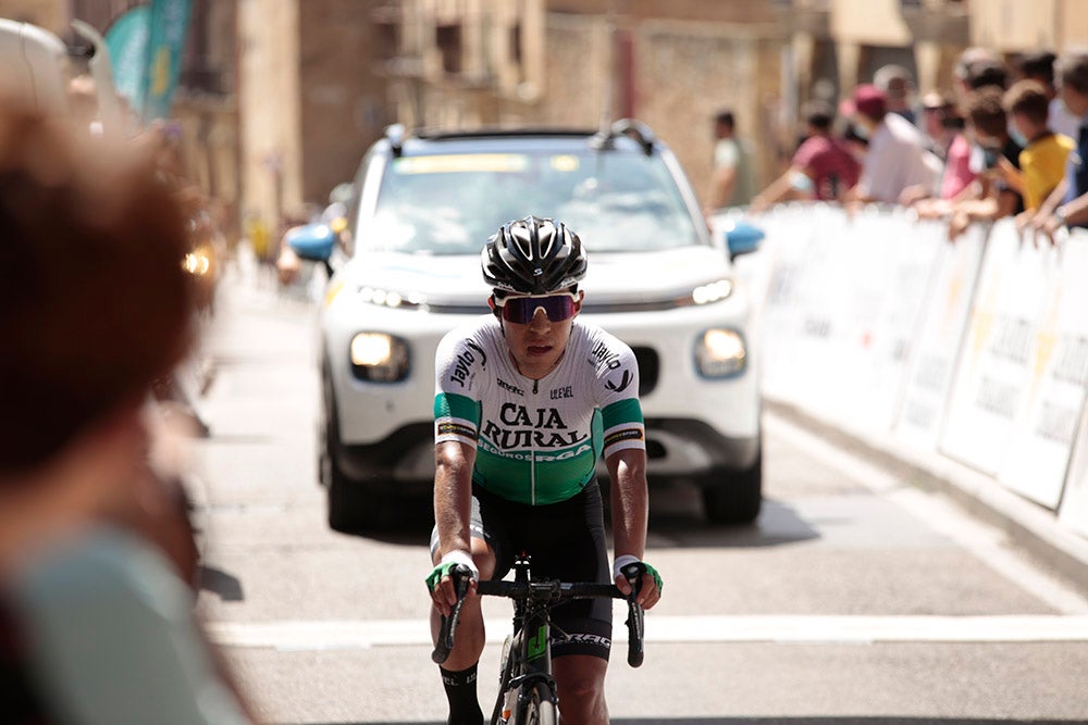 Etapa y maillot amarillo para Vinicius en la última etapa de la Vuelta a Salamanca