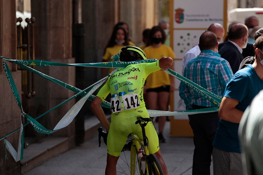 Etapa y maillot amarillo para Vinicius en la última etapa de la Vuelta a Salamanca