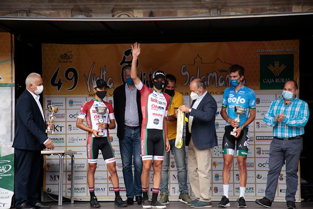 Etapa y maillot amarillo para Vinicius en la última etapa de la Vuelta a Salamanca