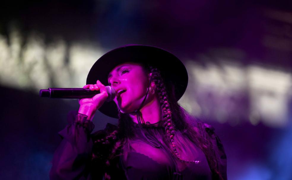 La Mala Rodríguez, durante su actuación en la Plaza Mayor de Valladolid. 