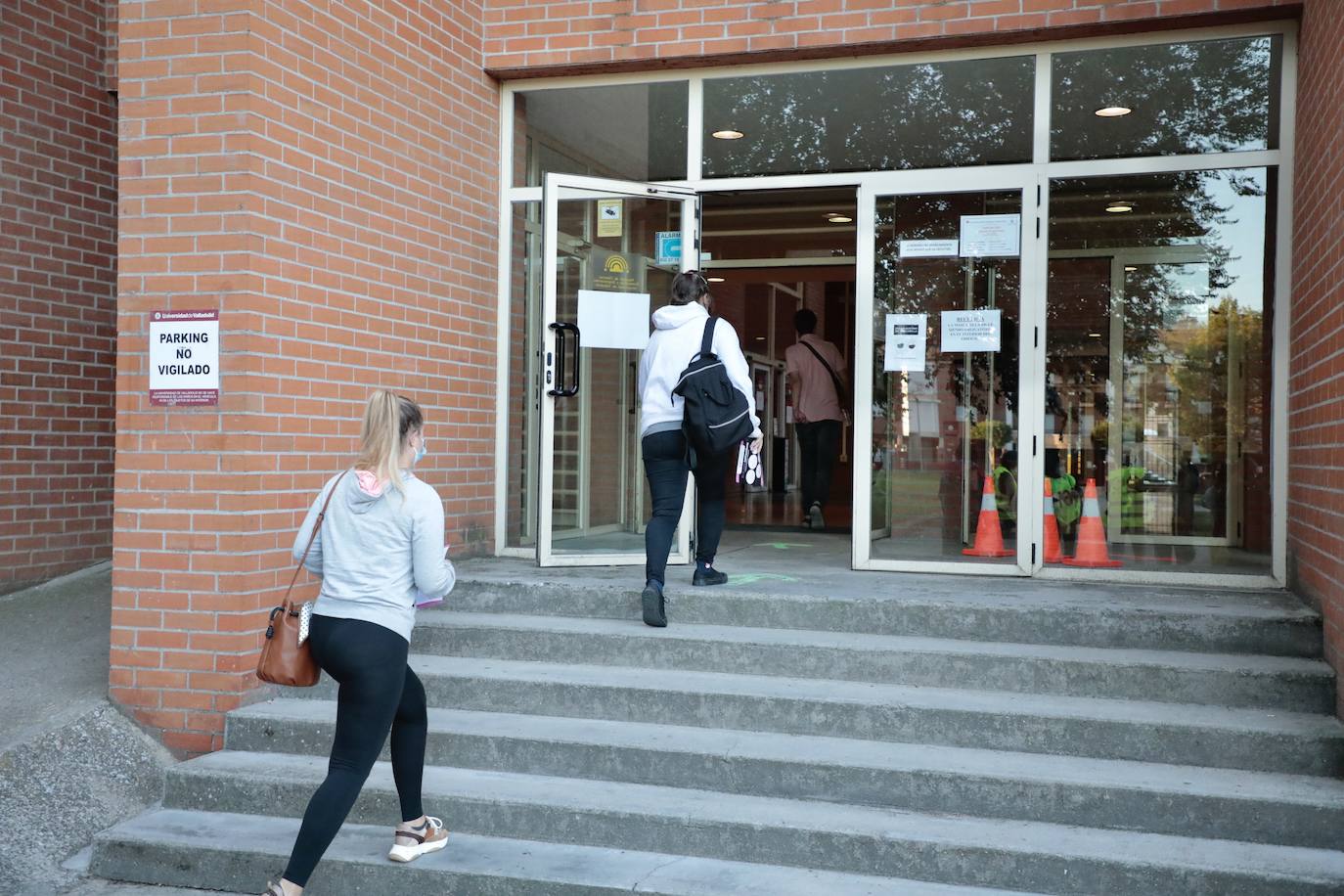 El examen de las oposiciones de Correos se ha celebrado en la Facultad de Económicas de Valladolid. 