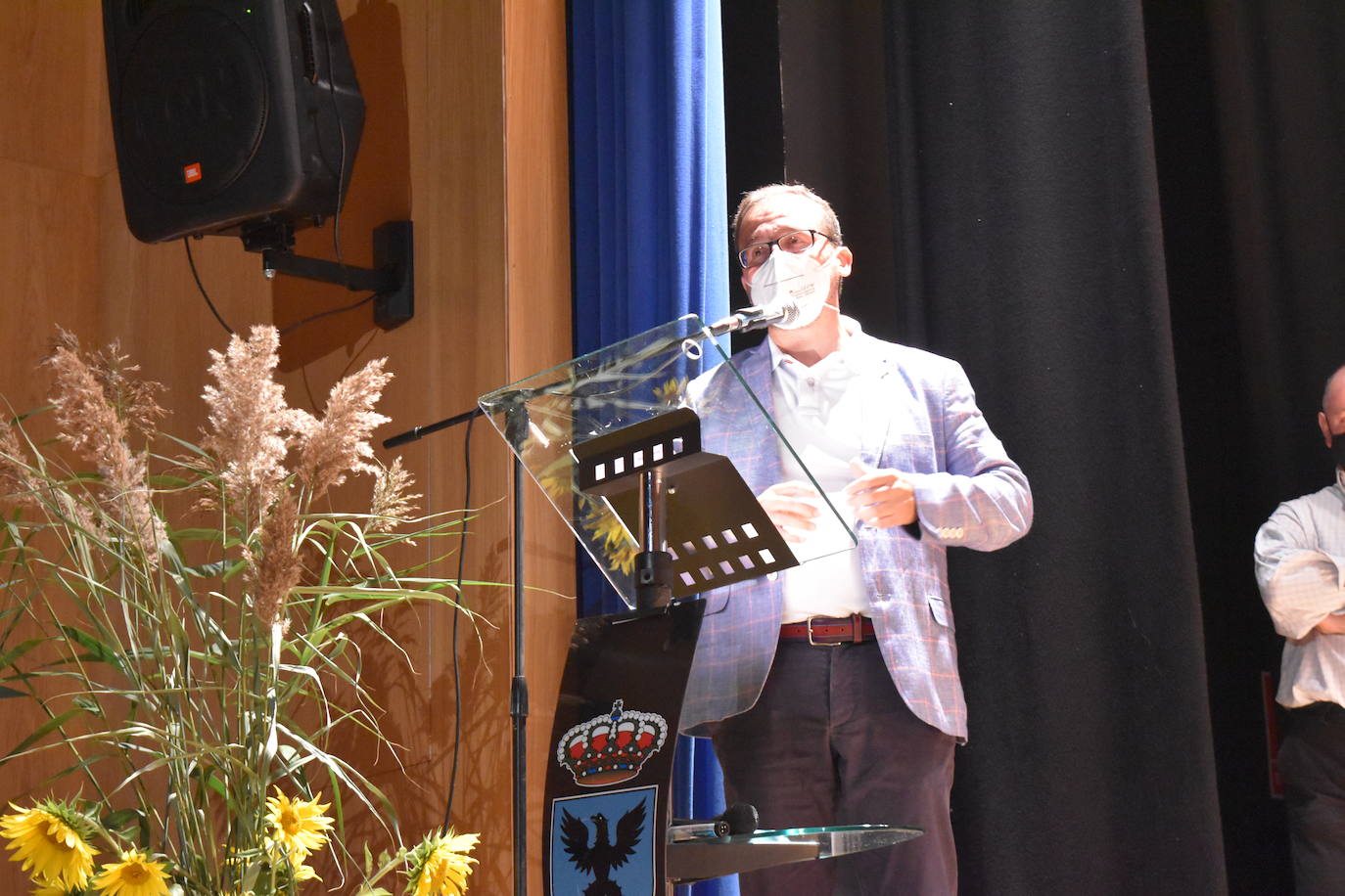 Fotos: Wifredo Román recibe emocionado en Aguilar de Campoo el premio Arco