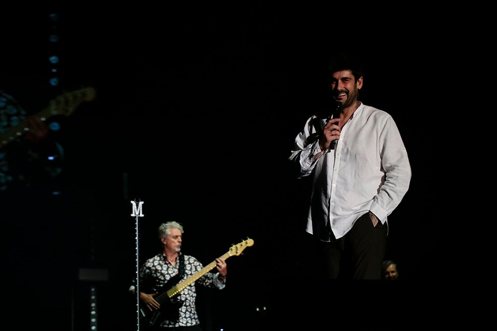 Melendi llena el campo de fútbol de Puente Ladrillo para el último concierto de su gira