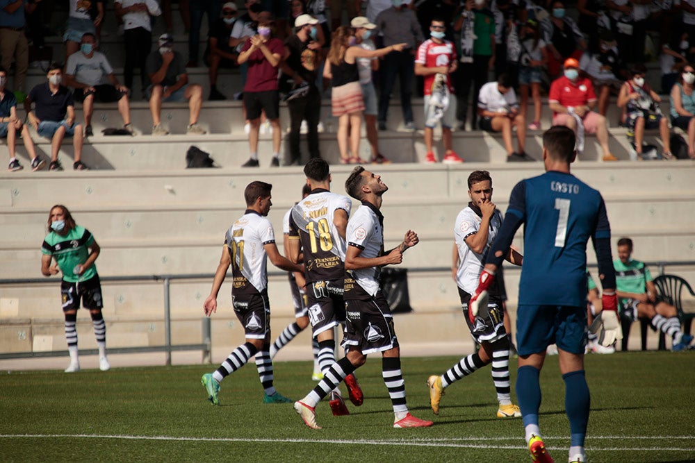 Goleada de Unionistas por 3-0 al Extremadura UD con dos goles del "pichichi" Rayco