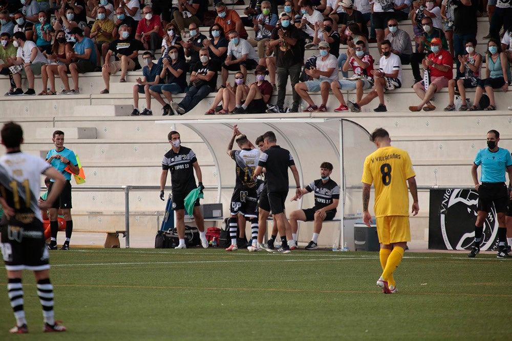 Goleada de Unionistas por 3-0 al Extremadura UD con dos goles del "pichichi" Rayco