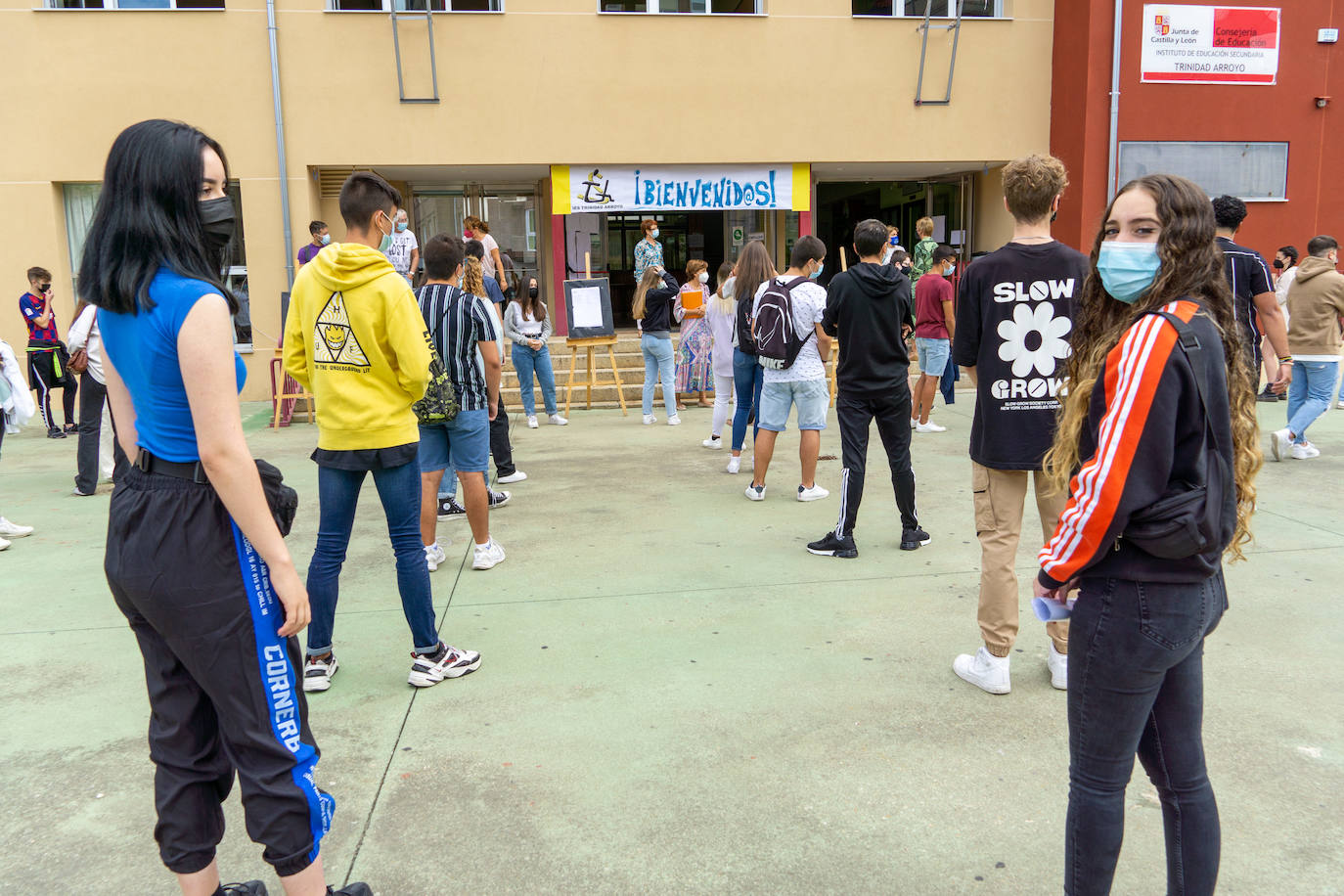 Fotos: Siete mil alumnos de ESO y Bachillerato vuelven a clase