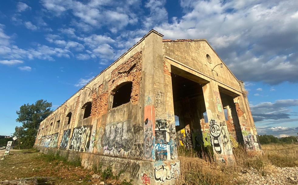 La estación, que luce ahora llena de grafitis, fue campo de concentración durante la Guerra Civil.