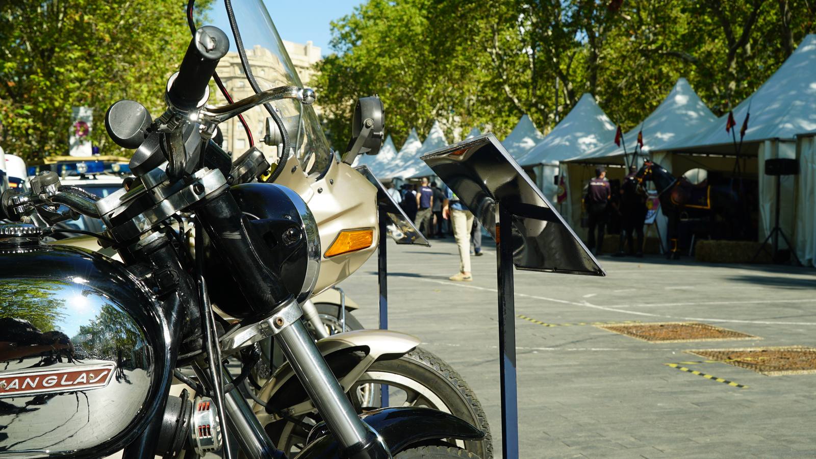 Fotos: Exposición del Día de la Policía en la Acera de Recoletos de Valladolid