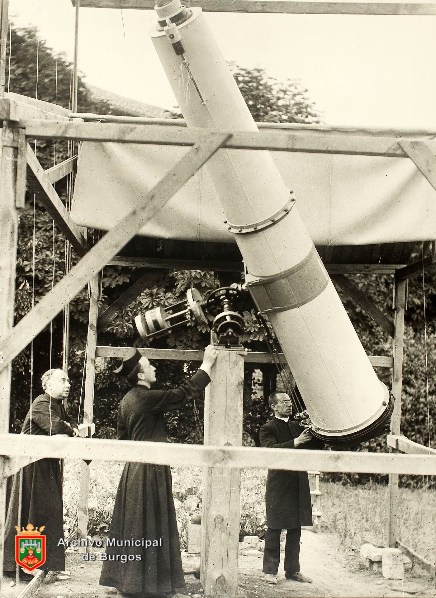 El eclipse solar fue fotografiado por numerosos astrónomos y aficionados. 